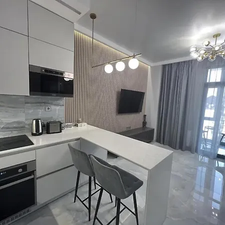 Modern Cozy In The Heart Of The Апартаменти